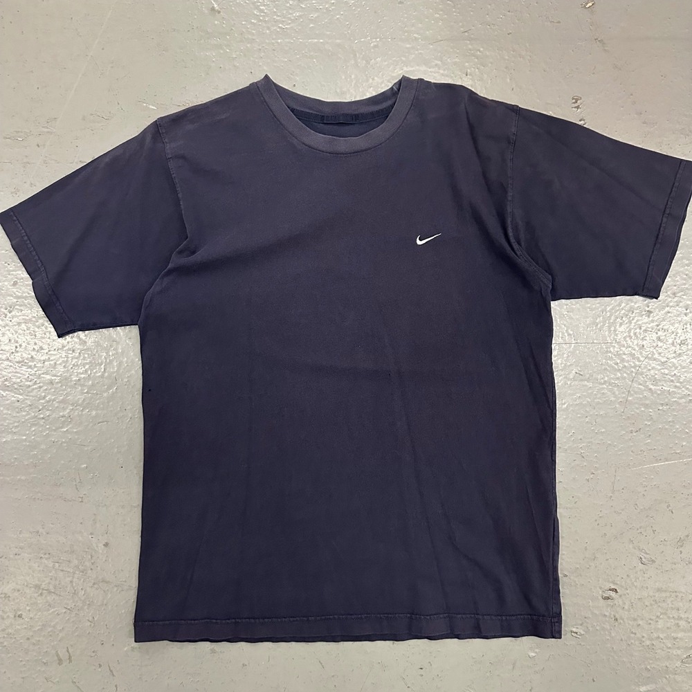 Vintage Nike Mens T Shirt Large Navy Blue Preowned Faded Embroidered Swoosh